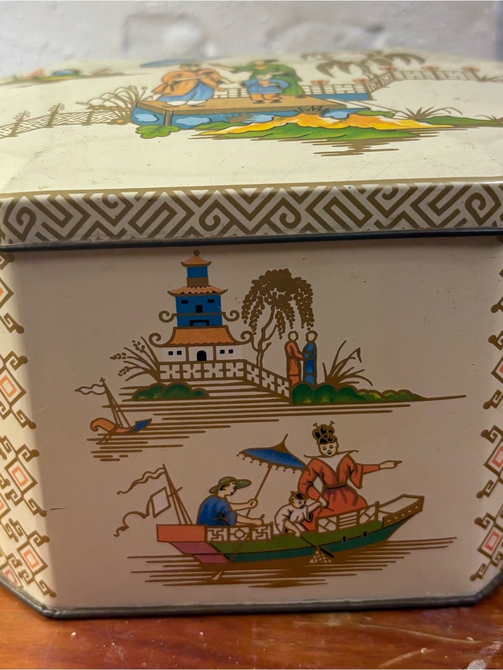 Vintage Daher Chinoiserie Asian Scene Tin – Made in England – 1960s/70s
